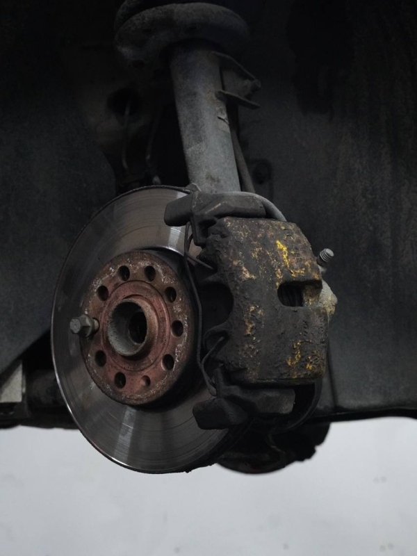 СТО Carmen у Львові - Діагностика ходової та комп'ютерна Ремонт ходової Шиномонтаж Заправка кондиціонерів Запчастини